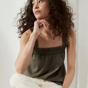 Banana Republic Factory Embroidered Mock Neck Tank Top- size XS